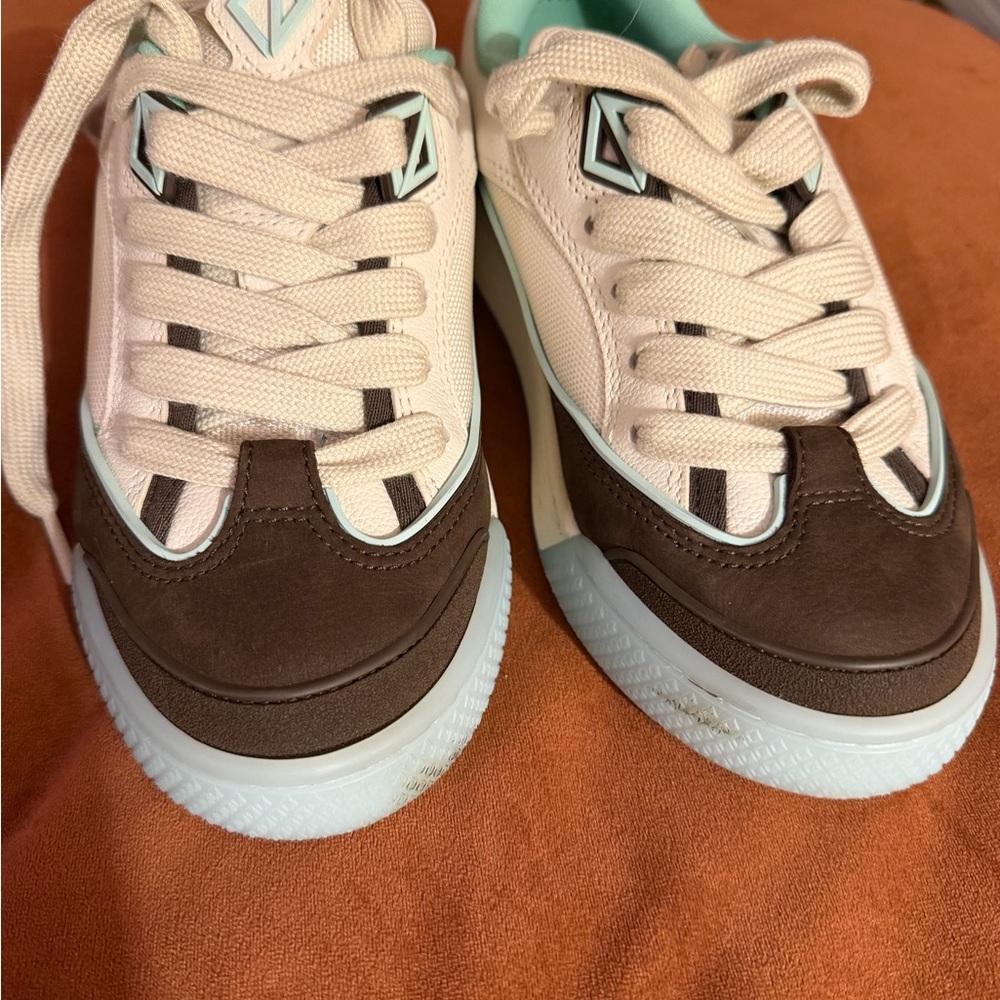 Dior White and Brown Sneakers with Mint Accents - Picture 9 of 11